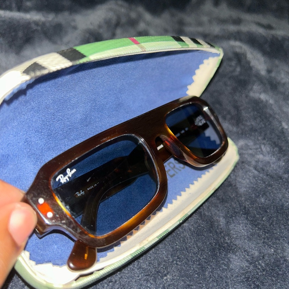 Authentic Polarized Ray-Bans Gently Used Sunglasses - LUKAS RB 4454